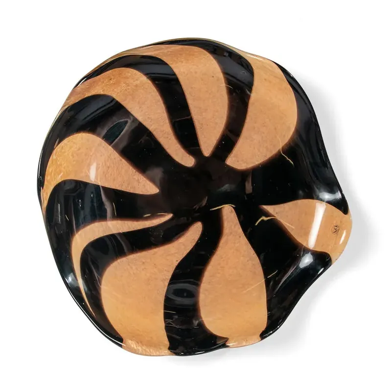 Endast denna vecka Curve fat black-beige från Byon