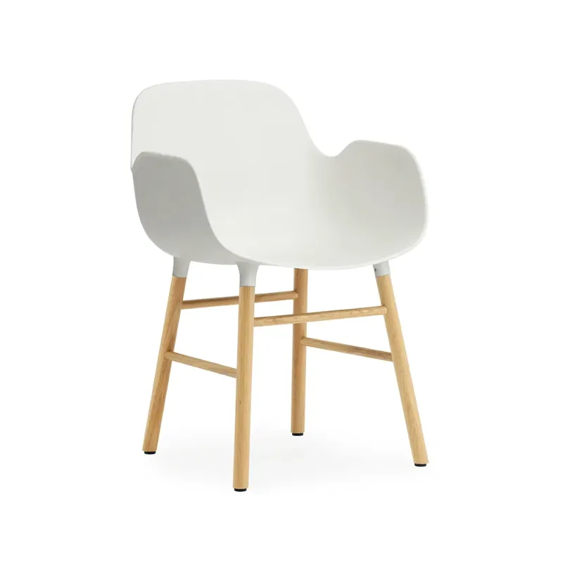 Erbjudandepris Form karmstol från Normann Copenhagen