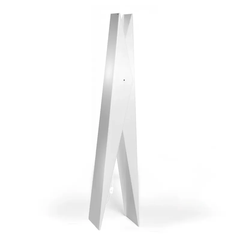 Handla nu Peg golvlampa från Bsweden