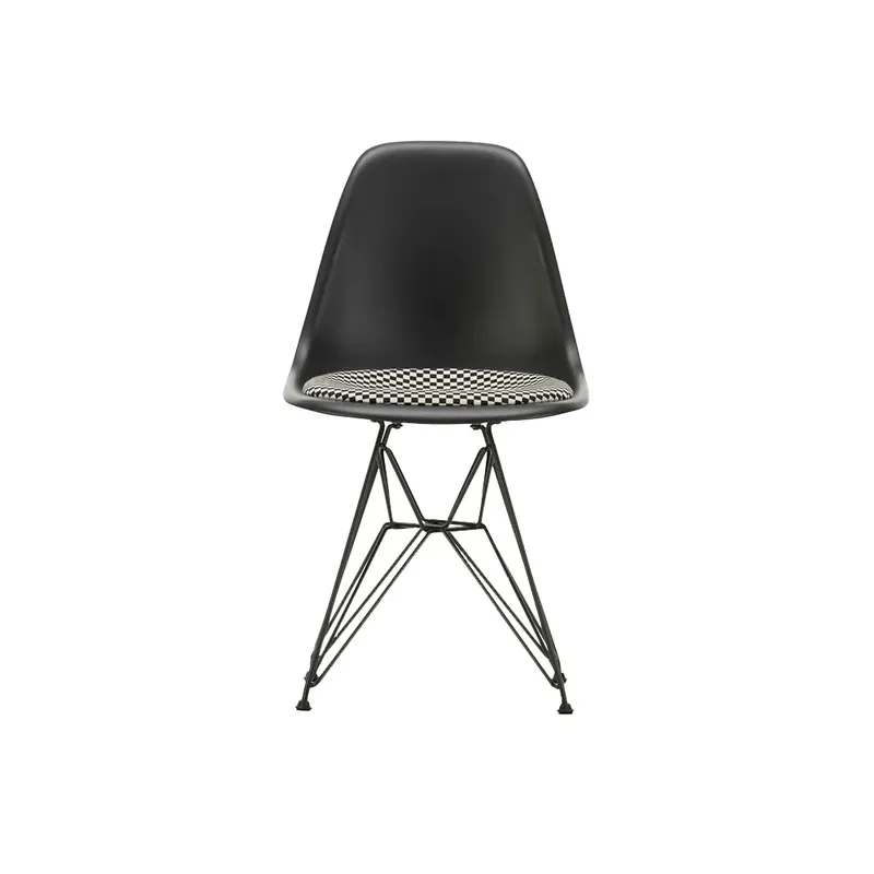 Nedsatt pris Eames plastic side chair DSR stol klädd sits från Vitra