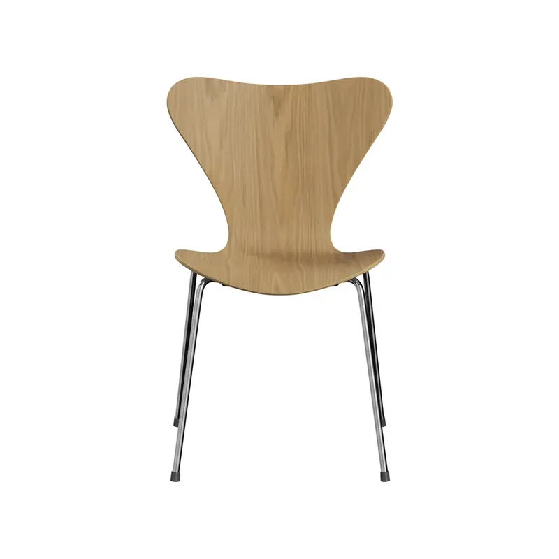 Beställ idag Sjuan 3107 stol från Fritz Hansen