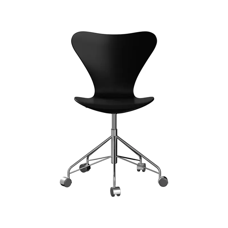 Sjuan 3117 kontorsstol hårda hjul från Fritz Hansen Beställ idag