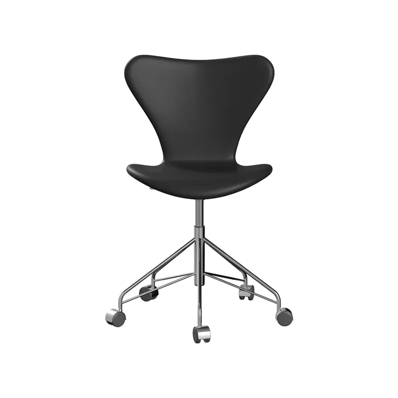 Sjuan 3117 helklädd kontorsstol hårda hjul från Fritz Hansen Rabatt