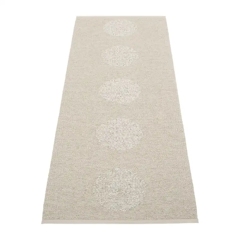Vera 2.0 plastmatta linen-stone metallic från Pappelina Säker betalning