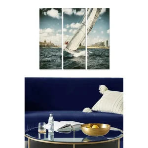 Snabb frakt Canvastavla i trä 3-delar 50x70 cm - Segelbåt som navigerar genom vågorna i en stadsmiljö - Inredning & dekor