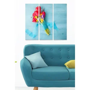 Canvastavla i trä 3-delar 50x70 cm - Färgrik bukett av tulpaner och blommor med blått band - Inredning & dekor Säker betalning