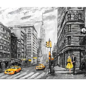 Canvastavla 70x100 cm - Romantisk scen av ett par som promenerar på en livlig gata i New York, omgiven av klassiska byggnader och gula taxibilar - Inredning & dekor Beställ nu