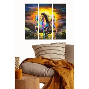 Canvastavla i trä 3-delar 50x70 cm - Färgglada hästar i rörelse mot en dramatisk bakgrund - Inredning & dekor Populär
