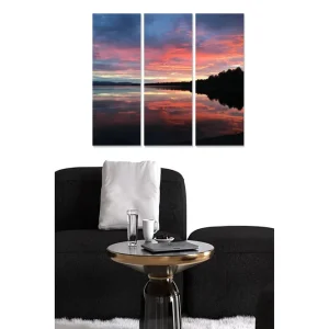 Begränsat erbjudande Canvastavla i trä 3-delar 50x70 cm - Färgsprakande solnedgång över en spegelblanka sjö - Inredning & dekor