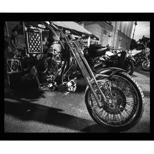 Snabb leverans Inramad Canvastavla i trä - 41x56 cm - Skulptural motorcykel med dödskallemotiv - Inredning & dekor