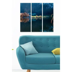 Canvastavla i trä 3-delar 50x70 cm - Spegelbild av en stilla sjö omgiven av skog och fjäll - Inredning & dekor Fri frakt