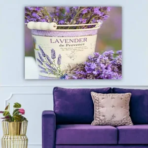 Canvastavla 70x100 cm - Vacker bukett av lavendel i en dekorativ hink - Inredning & dekor Utförsäljning