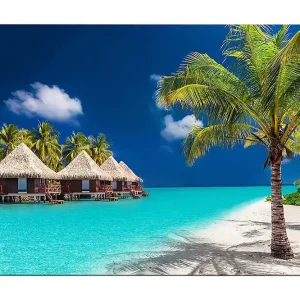 Snabb leverans Canvastavla 70x100 cm - Tropisk strand med bungalower och palmer vid klart turkost vatten - Inredning & dekor