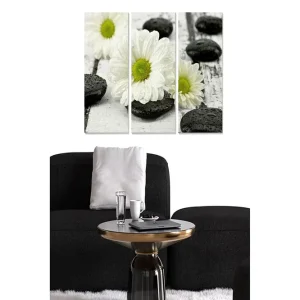 Utförsäljning Canvastavla i trä 3-delar 50x70 cm - Vita blommor med svarta stenar på en träyta - Inredning & dekor