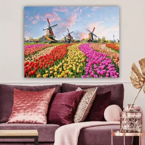 Canvastavla 70x100 cm - Färgsprakande tulpanfält med vindmöllor i bakgrunden - Inredning & dekor Populärt val