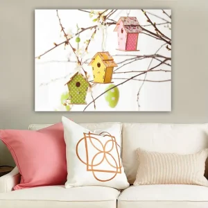 Canvastavla 70x100 cm - Färgglada fågelholkar hängande i grenar med blommor - Inredning & dekor Snabb frakt