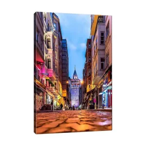 Canvastavla 70x100 cm - Livlig stadsbild med Galata-tornet som huvudfokus i en smal gata - Inredning & dekor Lågt pris