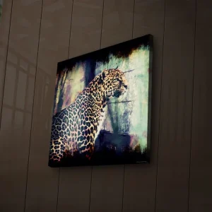 Trygg betalning Canvastavla med LED-belysning 28x28 cm - Leopard som stolt står med blicken riktad framåt Guld / Grön / Svart - Inredning