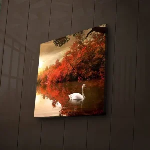 Canvastavla med LED-belysning 28x28 cm - Svane som simmar i en spegelblanka sjö omgiven av höstfärgade träd Röd / Vit / Orange - Inredning risnedsättning