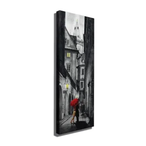 Beställ nu Canvastavla 30x80 cm - Kvinna med röd paraply i en mörk gränd Röd / Svart / Grå - Inredning