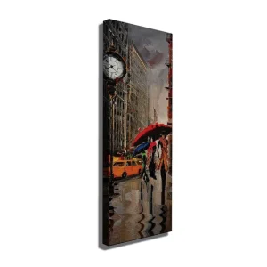 Kampanjpris Canvastavla 30x80 cm - Livlig stadsscen med människor som går under paraplyer i regnet Röd / Gul / Grå - Inredning