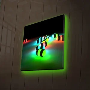 Canvastavla med LED-belysning 28x28 cm - Färgglada, lysande bollar i en mörk miljö Grön / Blå / Röd - Inredning Lågt pris