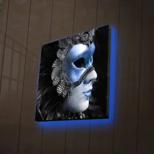 Canvastavla med LED-belysning 28x28 cm - Maskerad kvinna med en glittrande blå mask Blå / Svart - Inredning Köp online