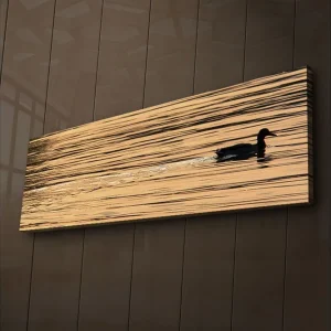Sista chansen Canvastavla med LED-belysning 30x90 cm - Svart and simmande på spegelblanka, gyllene vattenytor Guld / Svart - Inredning