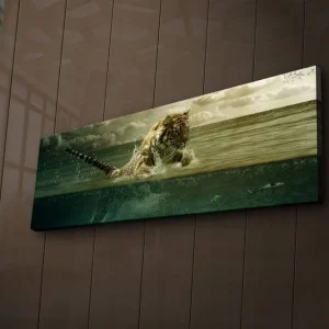 Begränsat erbjudande Canvastavla med LED-belysning 30x90 cm - Tiger som hoppar ur vattnet Grön / Beige / Brun - Inredning