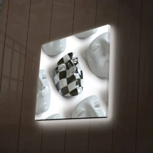 Canvastavla med LED-belysning 40x40 cm - Abstrakt komposition med ansiktsmasker i vitt och svart Vitt / Svart - Inredning Billigare