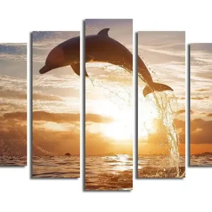 Stor Canvastavla i 5 delar 105x70 cm - Delfin som hoppar genom vattnet vid solnedgången Guld / Orange / Blå - Inredning Premium