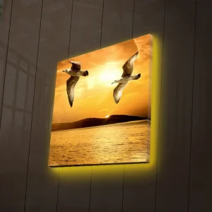 Kampanjpris Canvastavla med LED-belysning 40x40 cm - Fåglar som flyger över en solnedgång vid havet Guld / Orange / Svart - Inredning
