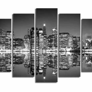 Säker betalning Stor Canvastavla i 5 delar 105x70 cm - Svartvit stadsbild med reflektioner i vattnet Svart / Vitt / Grått - Inredning