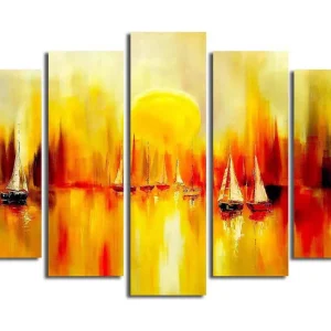 Stor Canvastavla i 5 delar 105x70 cm - Segelbåtar på en glödande solnedgång vid horisonten Gult / Orange / Rött - Inredning Begränsat antal