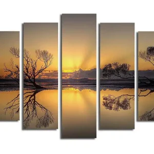 Köp nu Stor Canvastavla i 5 delar 105x70 cm - Stämningsfull solnedgång med silhuetter av träd vid vattnet Guld / Svart - Inredning