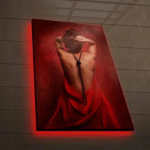 Handla nu Canvastavla med LED-belysning 70x45 cm - Sensuell kvinna i röd klädnad med ryggen vänd mot betraktaren Röd / Svart - Inredning
