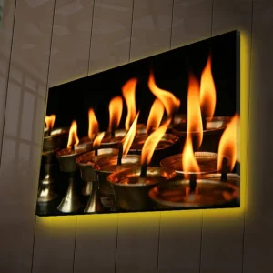 Canvastavla med LED-belysning 45x70 cm - Flammor från oljelampor som sprider värme och ljus Orange / Guld / Svart - Inredning Utförsäljning