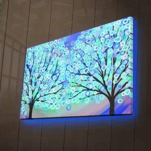 Kundfavorit Canvastavla med LED-belysning 45x70 cm - Två stiliserade träd med färgglada cirklar som blommar i en drömlik bakgrund Blå / Grön / Svart - Inredning