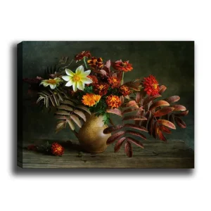 Canvastavla 70x100 cm - Vacker bukett med färgglada blommor och löv i en keramikvas - Inredning & dekor Köp nu