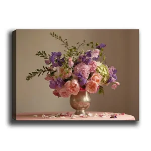 Canvastavla 70x100 cm - Vacker bukett med rosor och andra blommor i en silvervas - Inredning & dekor Expressleverans