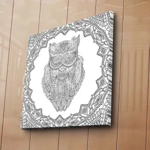 Canvastavla 45x45 cm - Uggla i detaljrik linjeteckning omgiven av ornamentala mönster - Inredning & dekor Sista chansen